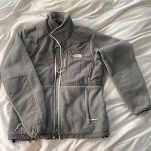 Gray North Face polartec fleece jacket